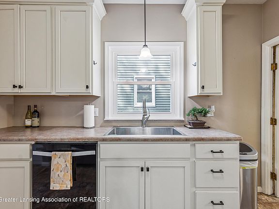 5th image of 333 W Jefferson St