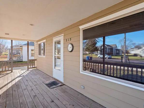 313 S Depot Ave, Garretson, SD 57030