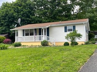635 Dry Valley Rd, Lewistown, PA 17044