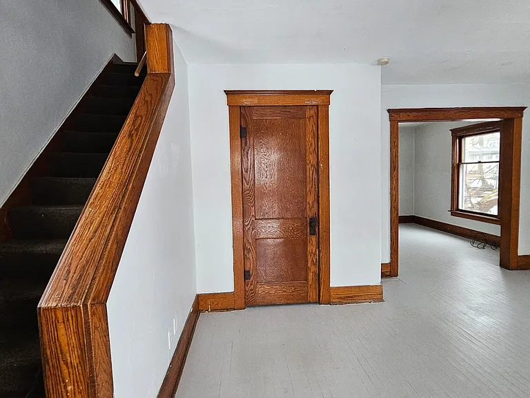 1019 Daleford St — Photo 6