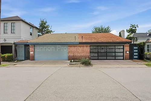 2501 Driscoll St Photo 1