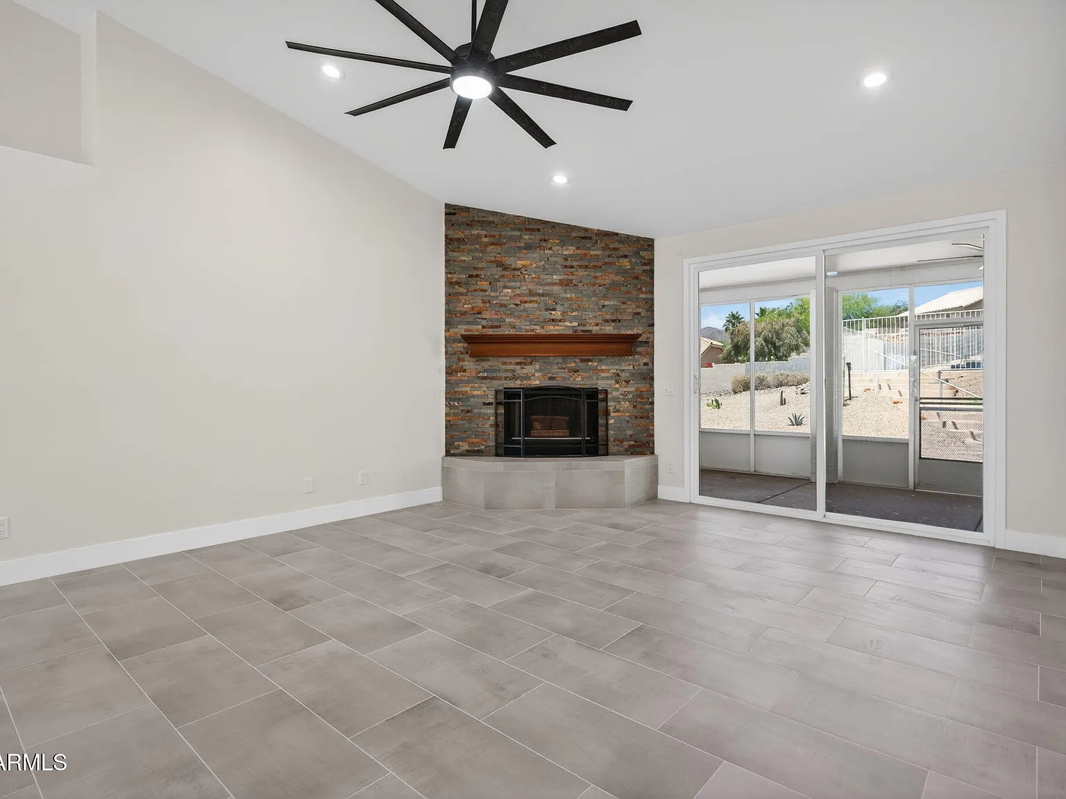 3 bed, 2.0 bath, 1457 sqft, $3,400 — Photo 4