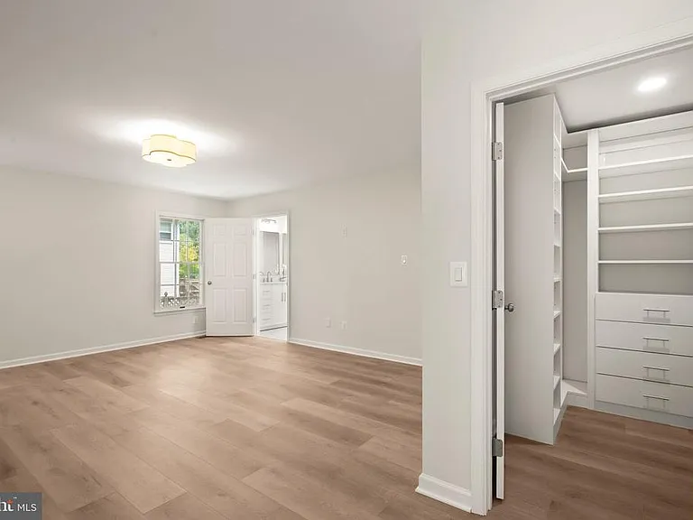 13647 S Springs Dr — Photo 31