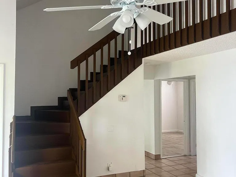 57 Peachtree Pl — Photo 3