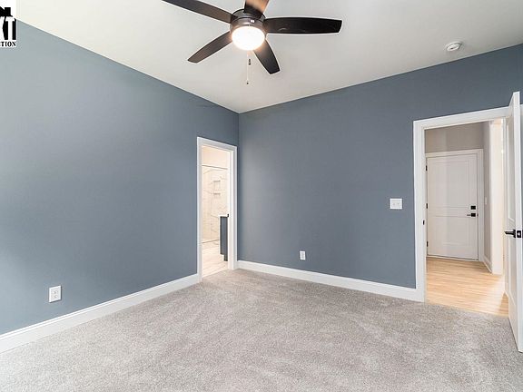 4th image of 126 Creekside Dr
