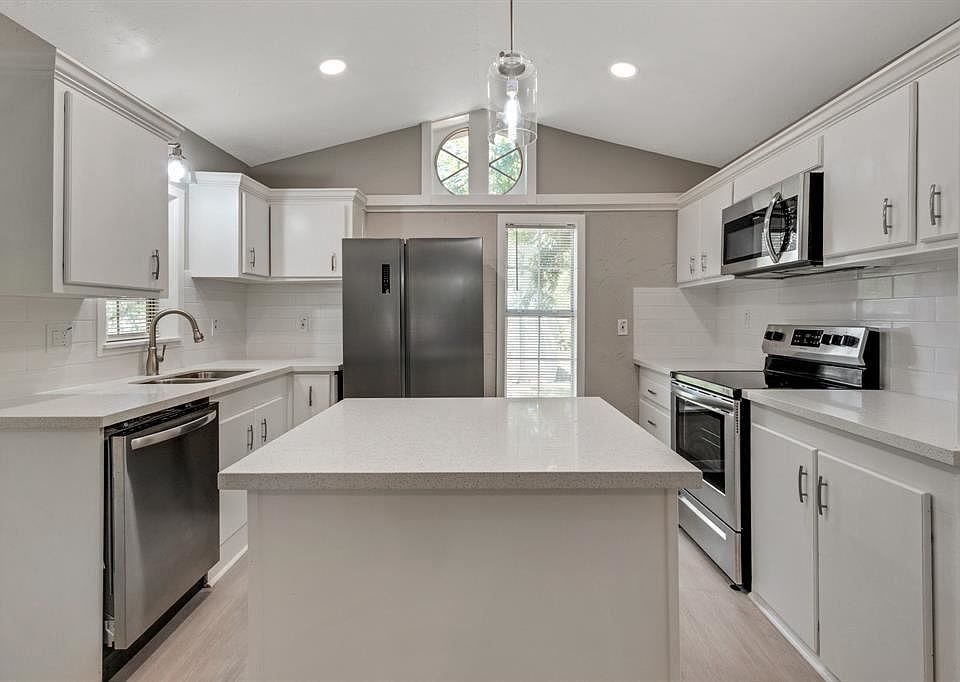 1st image of 56 Lupine Ct
