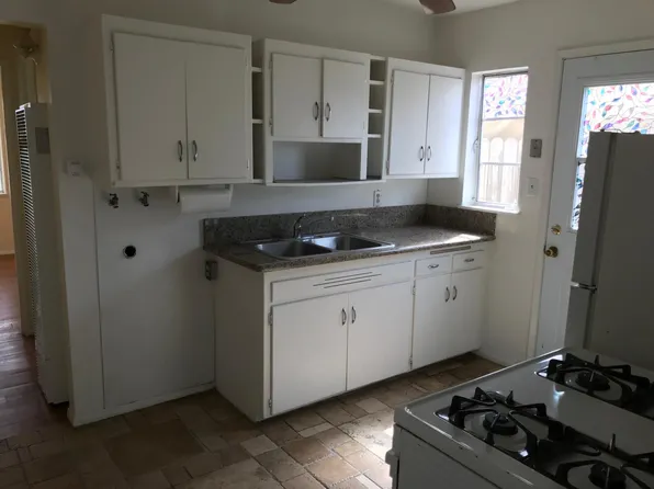 825 Santa Paula St, Oceanside, CA 92058