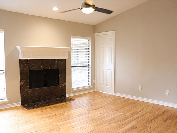 3rd image of 1818 Augusta Dr APT 8