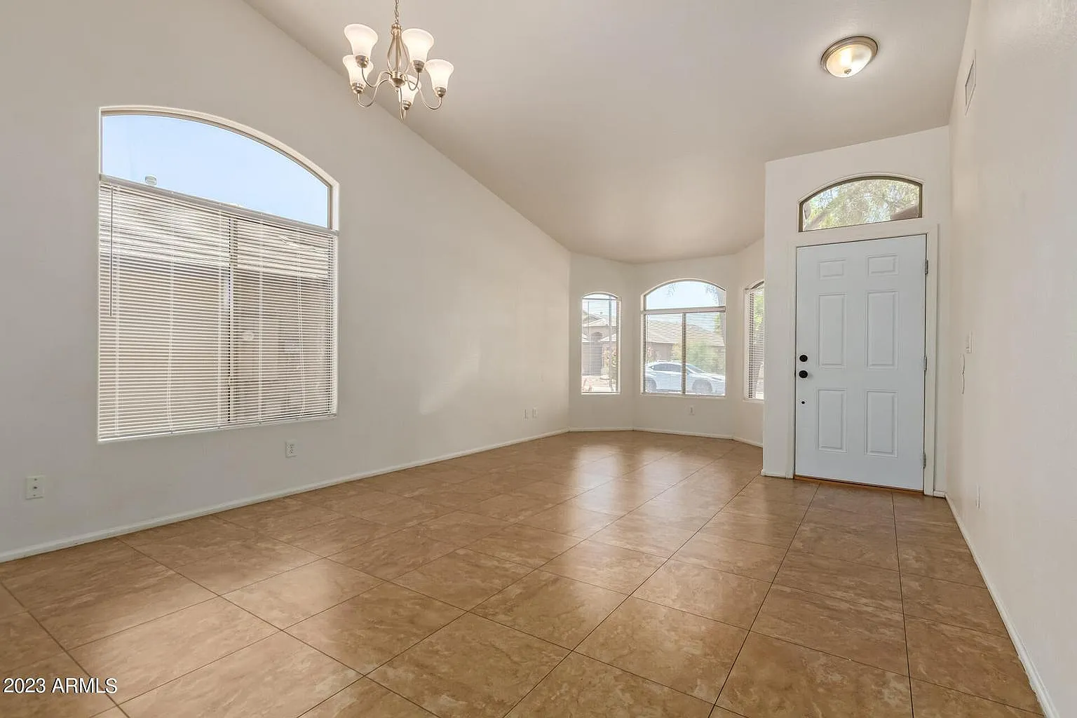 4 bed, 2.5 bath, 2038 sqft, $1,450 — Photo 4