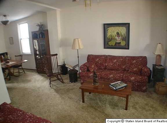 3rd image of 146 Hylan Blvd