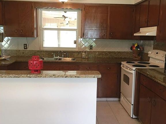4th image of 7304 Kingsbury Cir