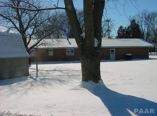 110 E Parkside Dr, Washburn, IL