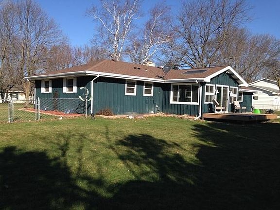 3rd image of 423 S Woodland Dr