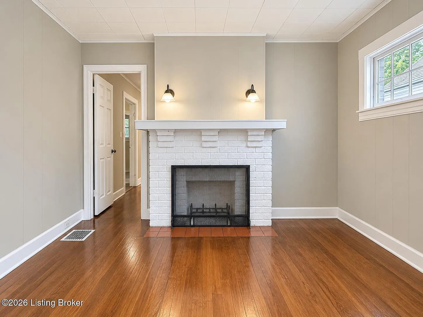 2 bed, 1.0 bath, 700 sqft, $1,095 — Photo 2