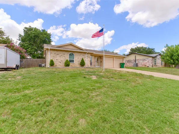 5609 Macrae St, Haltom City, TX 76148