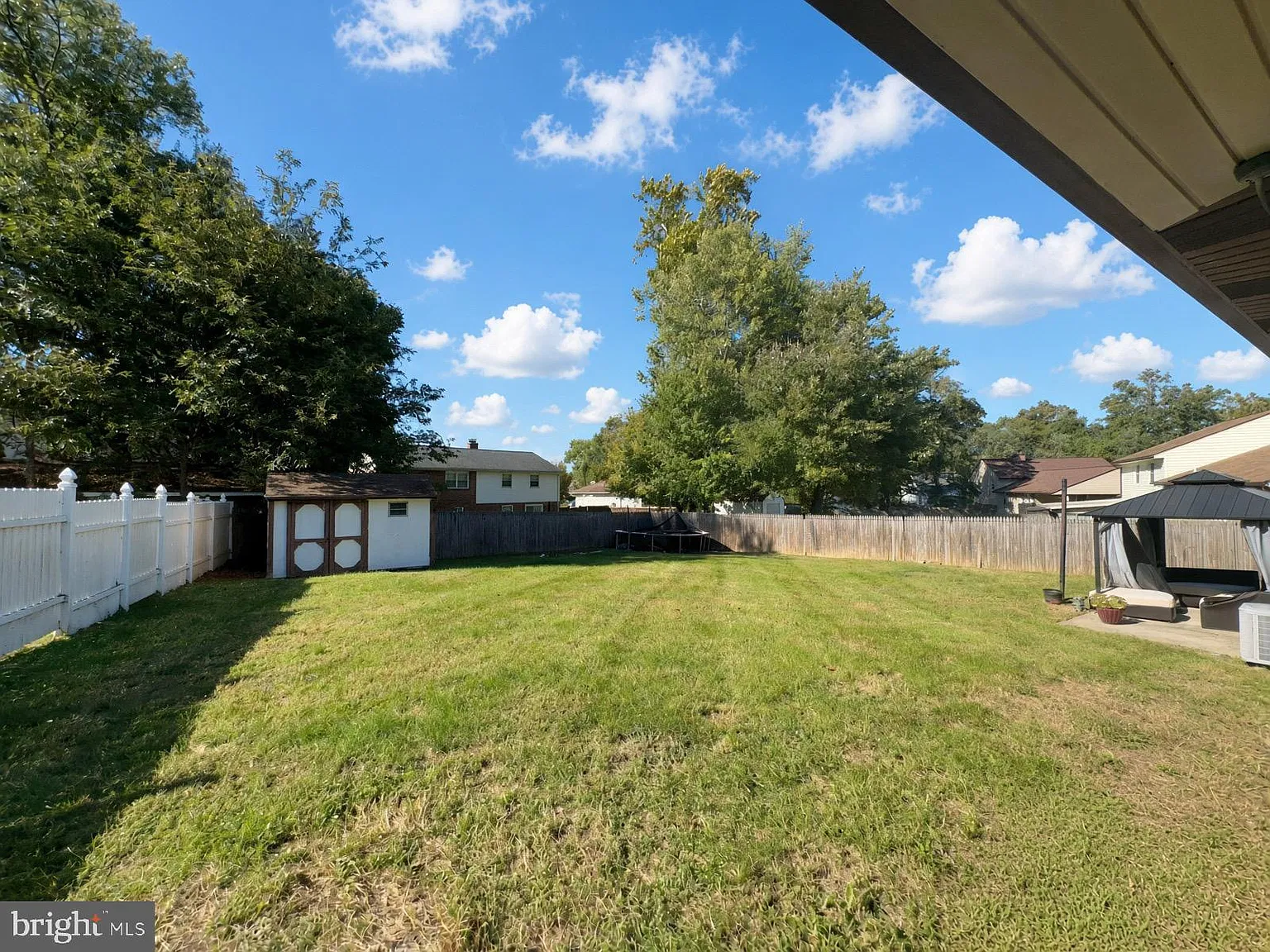 4 bed, 3.0 bath, 2225 sqft, $4,500 — Photo 3