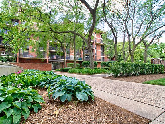 2nd image of 2941 S Michigan Ave APT 103