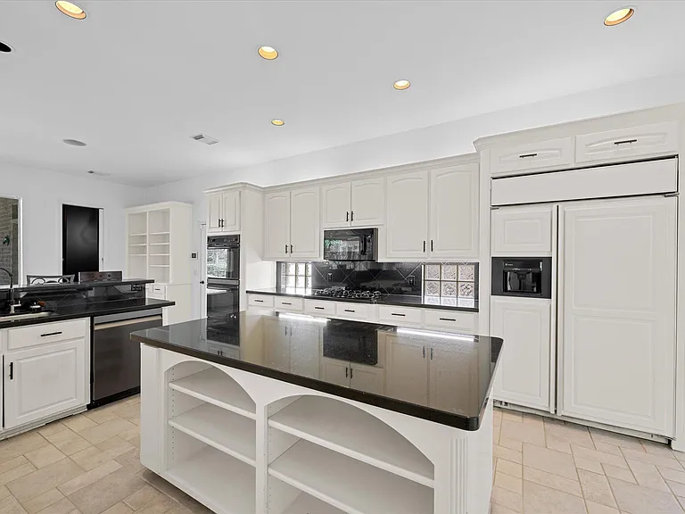 15318 Beecham Dr — Photo 11