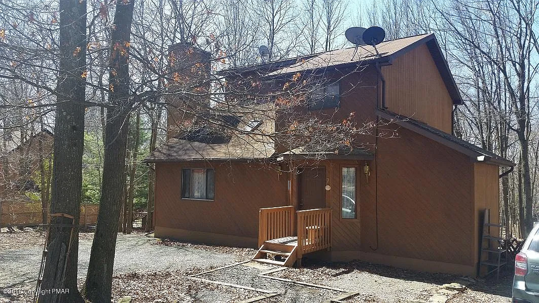 126 Maple Rd photo 1