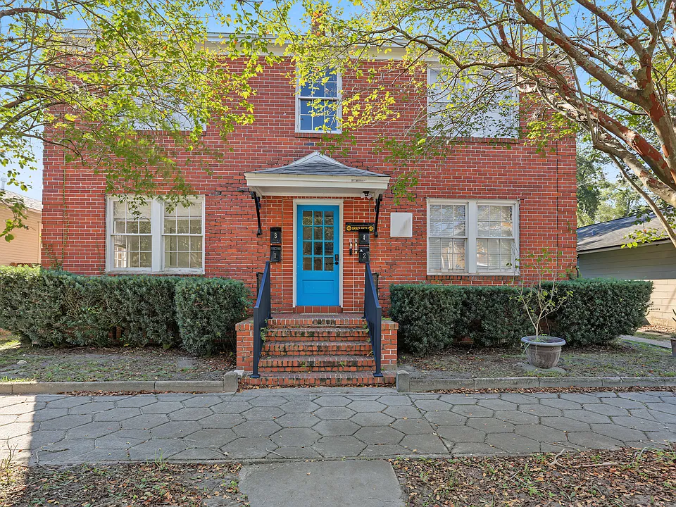 46 W 11th St