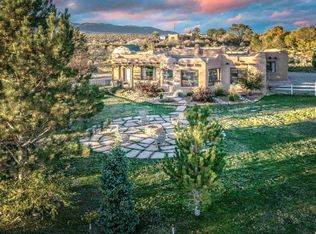 23 Las Tusas Rd, Ranchos De Taos, NM 87557