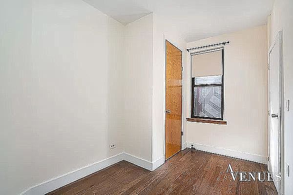 2nd image of 190 15th St #3D