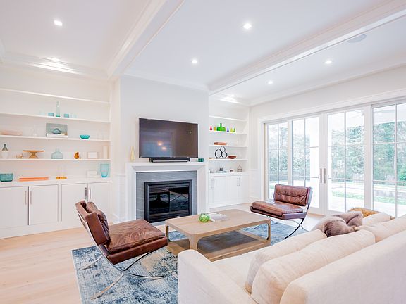 3rd image of 2 Lee Ln