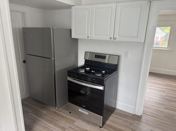 20 Erskine Ave #2