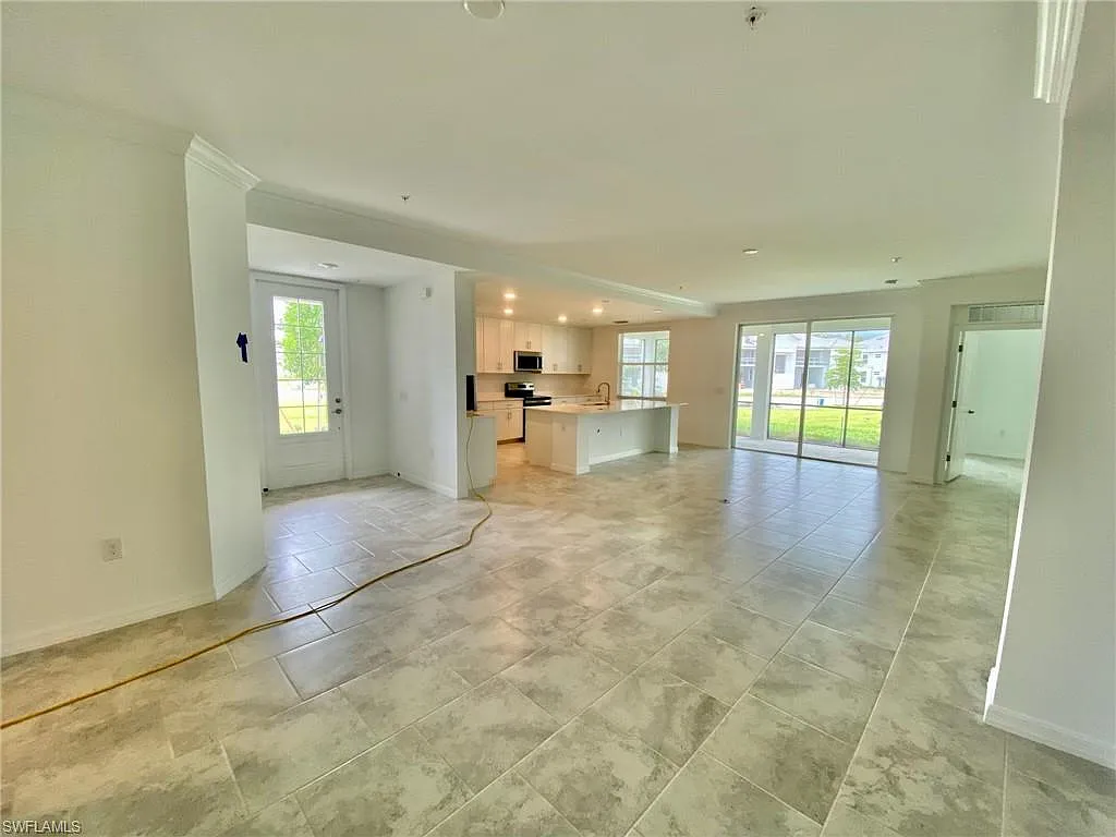 3 bed, 2.0 bath, 1741 sqft, $2,800 — Photo 3