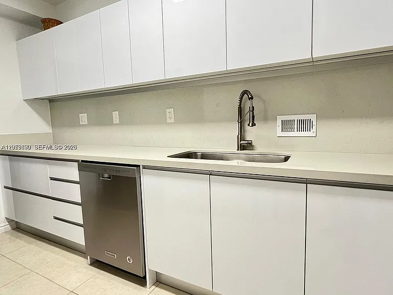 10185 Collins Ave #1103 — Photo 13
