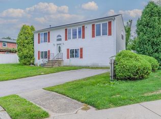 24 Serenity Ct, Warwick, RI 02888