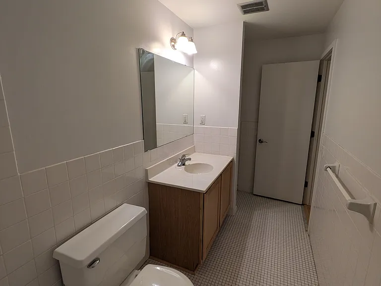 1770 Bryant Ave S #202 — Photo 11