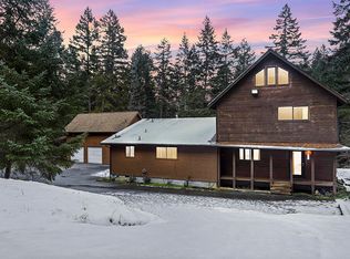 566 Bridge Ln, Wolf Creek, OR