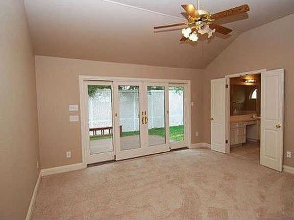 2nd image of 3924 Newland Dr