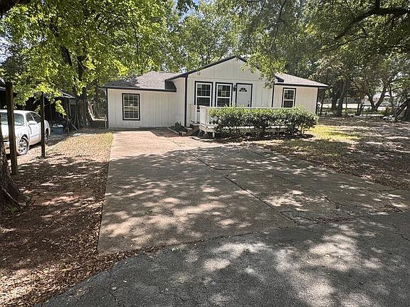 2nd image of 609 Calvin St