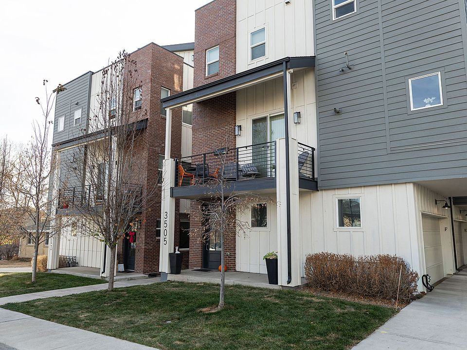 Front Lawn / Shared Space