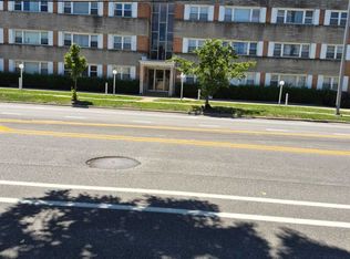 4949 Church St APT 301, Skokie, IL 60077