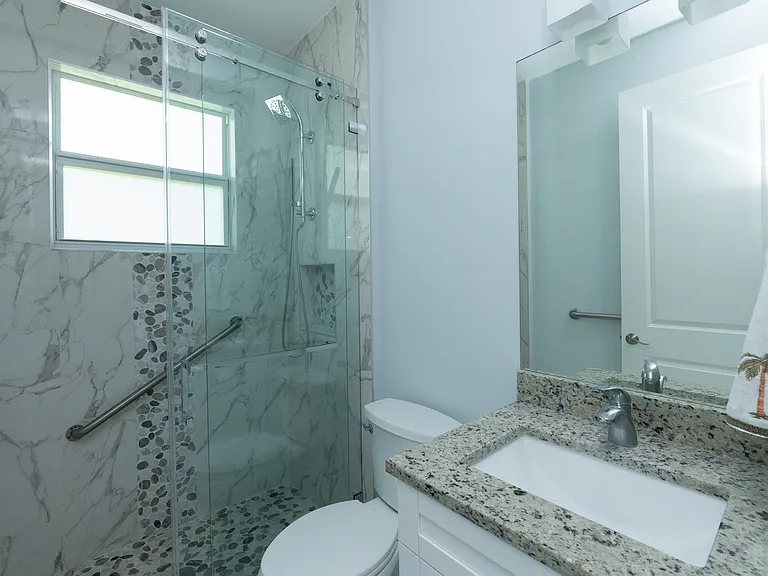 260 Price St — Photo 22