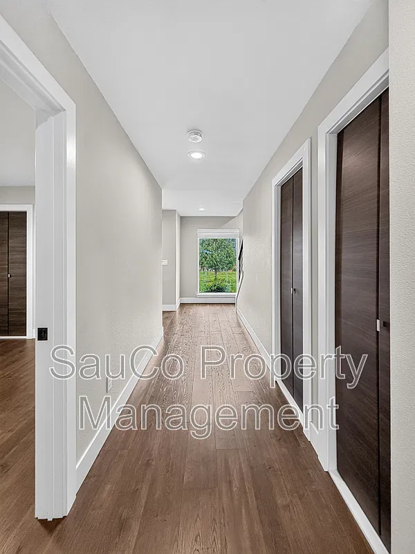 3 bed, 2.5 bath, 1914 sqft, $2,899 — Photo 4