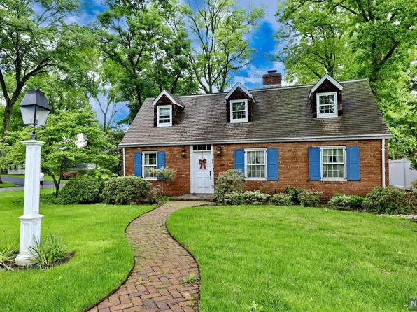 92 Demarest Ave, Emerson, NJ 07630