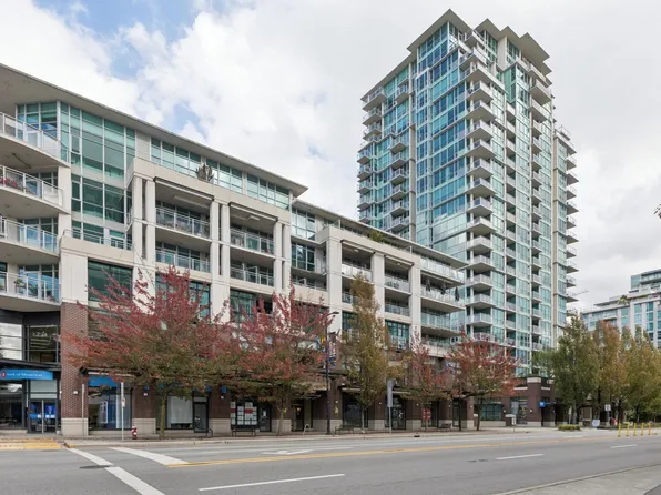 100 Esplanade E Penthouse 601, North Vancouver, BC V7L 4V1