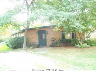 32 Riverside Dr, Waterford, CT 06385