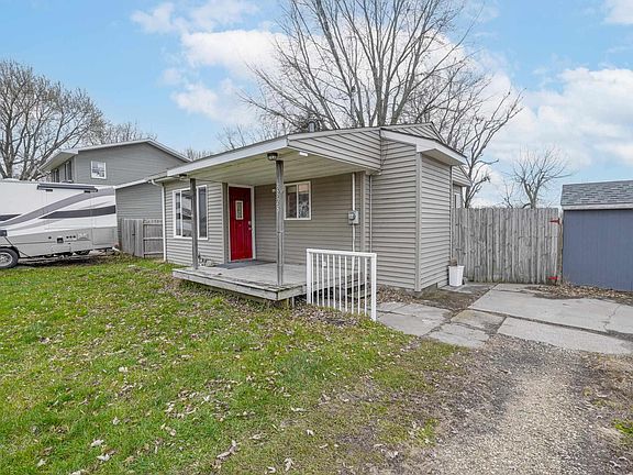 2nd image of 3328 Cypress Ave