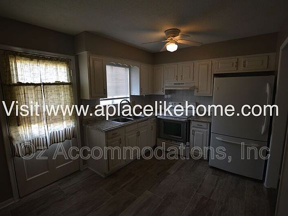 3rd image of 1606 N 63rd Pl