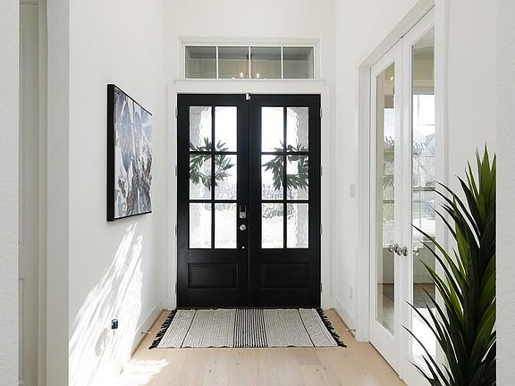 4th image of 225 Sadaba St