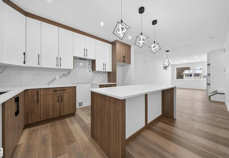 5213 104a St NW #MAIN — Photo 10