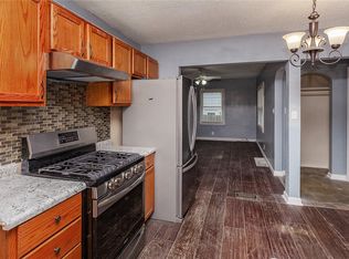 3300 E 9th St, Des Moines, IA 50316
