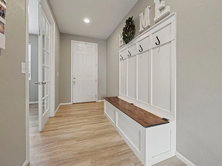 5233 Makalu Dr — Photo 3