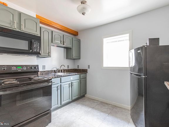 3rd image of 507-9 W Girard Ave #3R