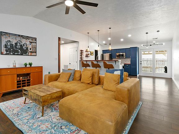 4th image of 2905 Woodbrook Ct